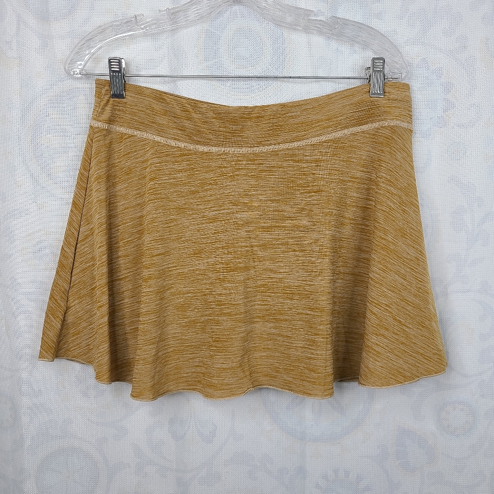 Sofibella tennis skort women's  lg skater style mustard/caramel color space dye